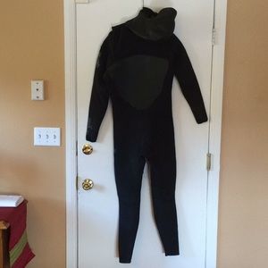 Xcel drylock 4.3 men’s size M wetsuit